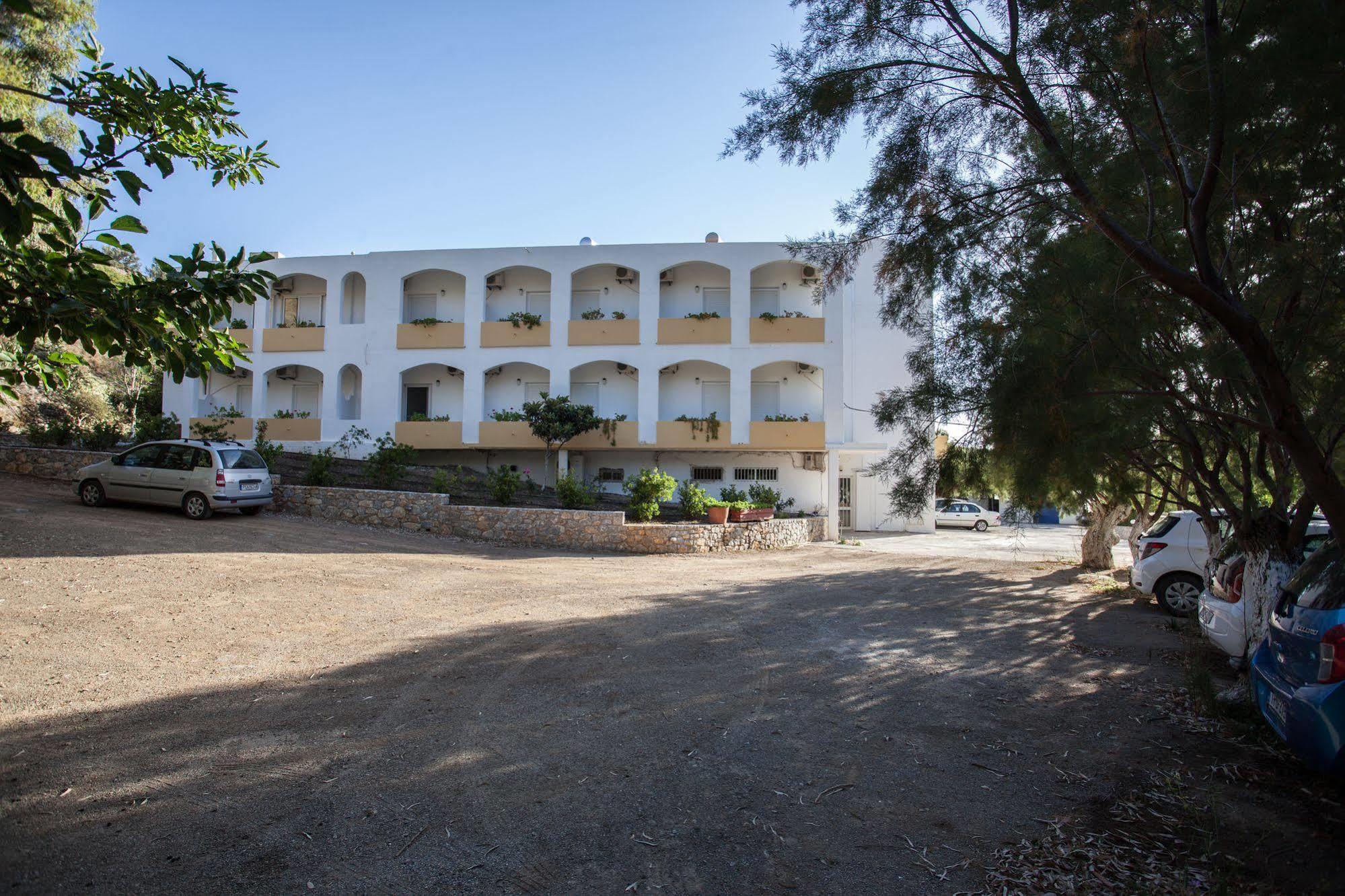 Ammoudi Hotel Damnoni Ngoại thất bức ảnh